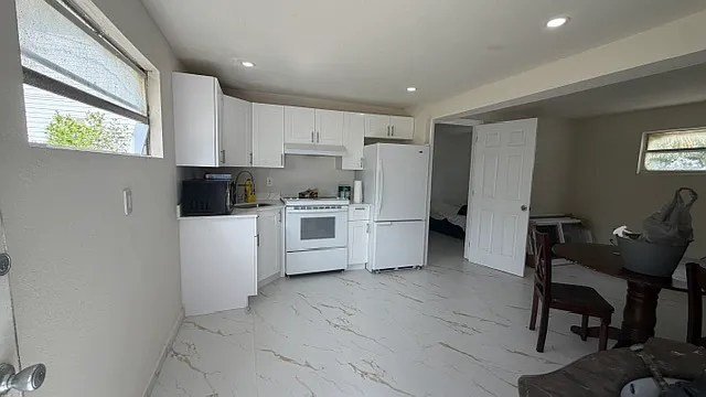 609 W Pleasant St #DN — Photo 2