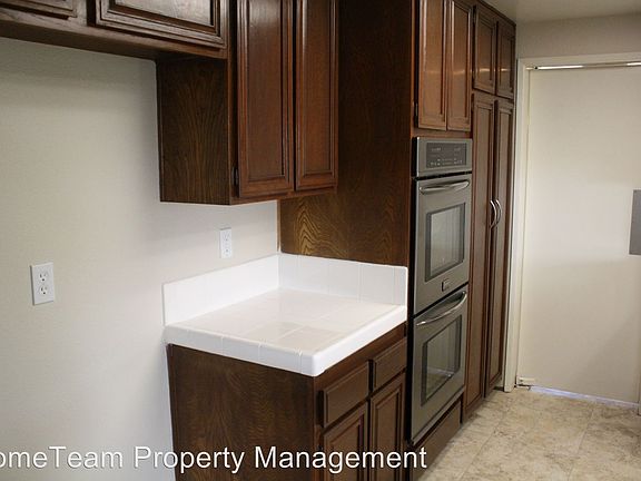 2nd image of 919 Mesa Ct