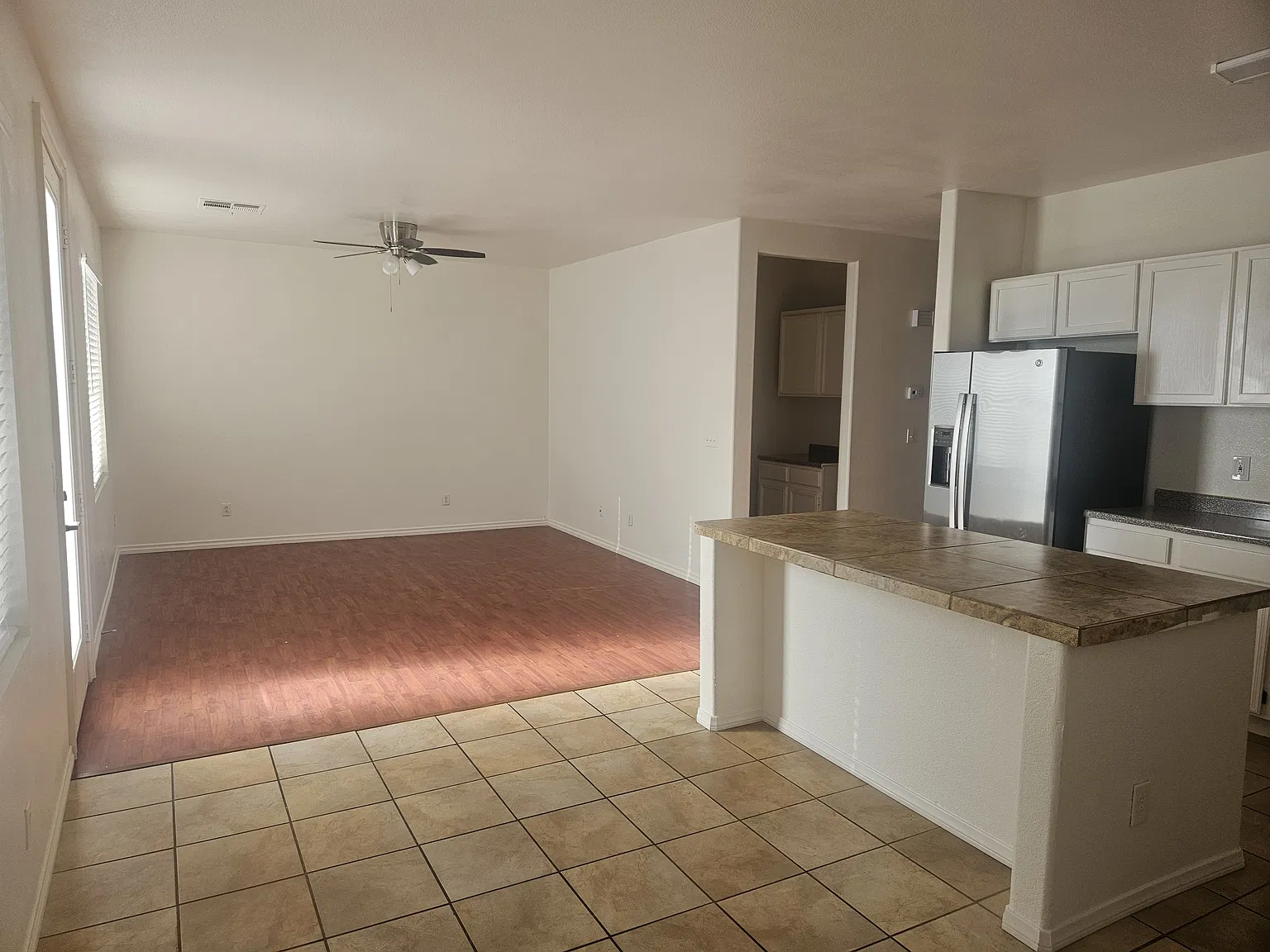 3 bed, 2.5 bath, 1892 sqft, $1,800 — Photo 2