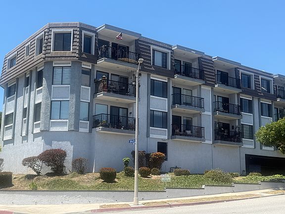 3rd image of 760 W 30th St APT 9