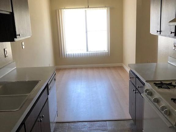 4th image of 307-433 N Jackson St #307