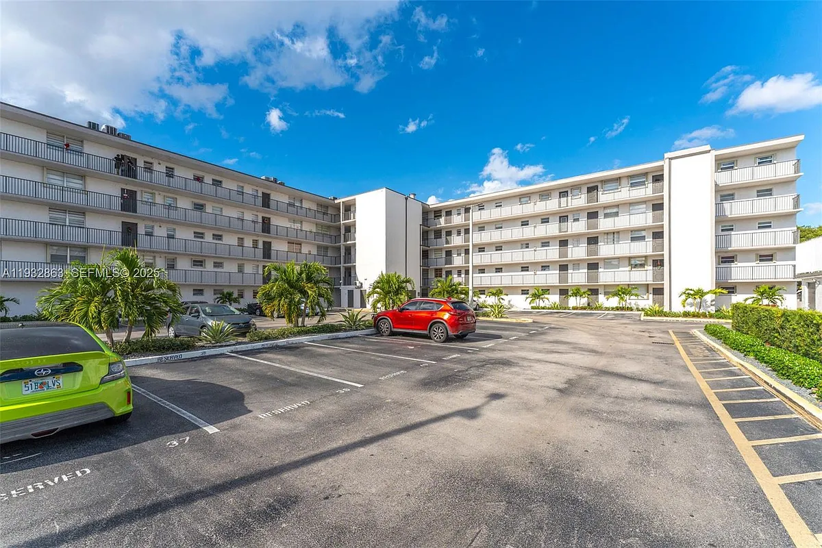 Building Photo - 14180 SW 84th St #508G