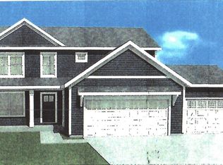 1721 Solitude Dr NE, Grand Rapids, MI 49525