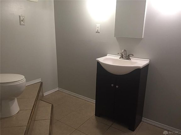 5th image of 252 Holmes Dr