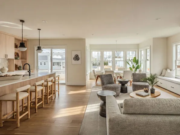 1101 Pearl Way, Westhampton Beach, NY 11978