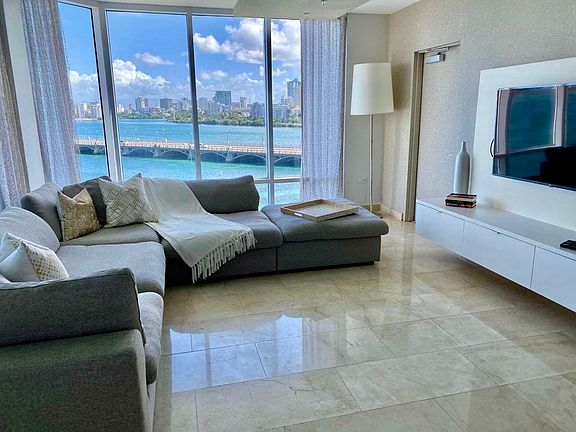 2nd image of 15 Avenue Munoz Rivera Paseo Caribe