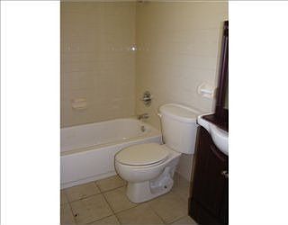 5th image of 4844 Camelot Dr