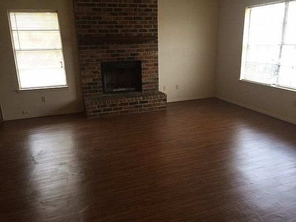2nd image of 722 Bluebonnet Dr
