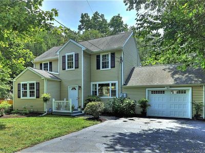29 Winslow Rd, Trumbull, CT, 06611
