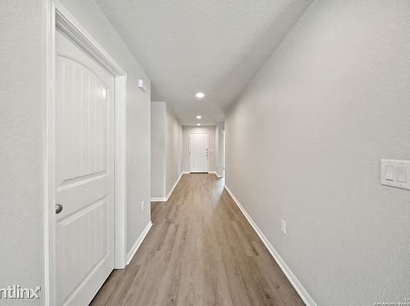 4th image of 10431R Legacy Cv