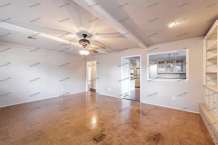 3 bed, 2.0 bath, 2013 sqft, $1,795 — Photo 4