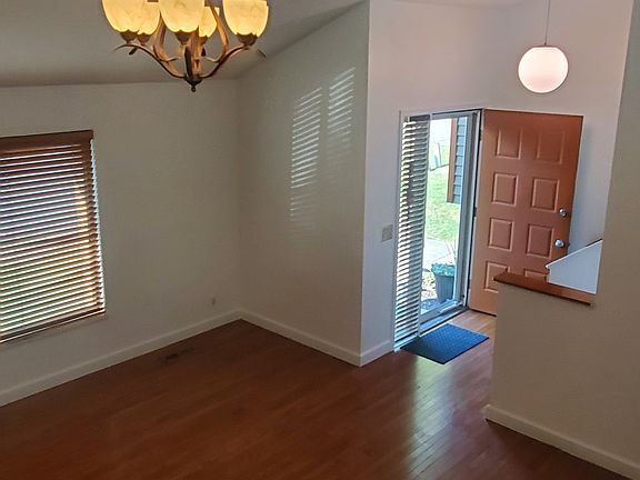 3rd image of 6119 Delcrest Dr
