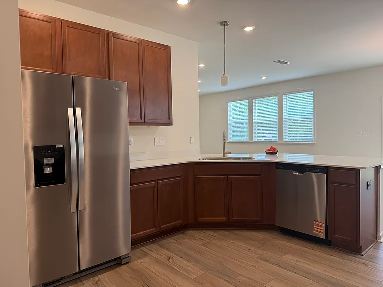 2409 Abbot Hall Dr — Photo 6