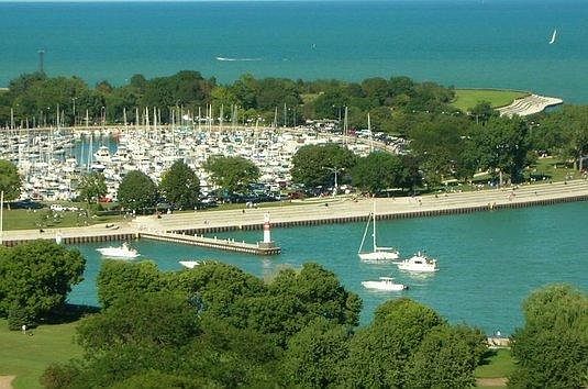 Conveniently located within walking distance to Lake Michigan, Montrose Beach, Montrose Harbor, Sydney Marovitz Golf Course, and much more!