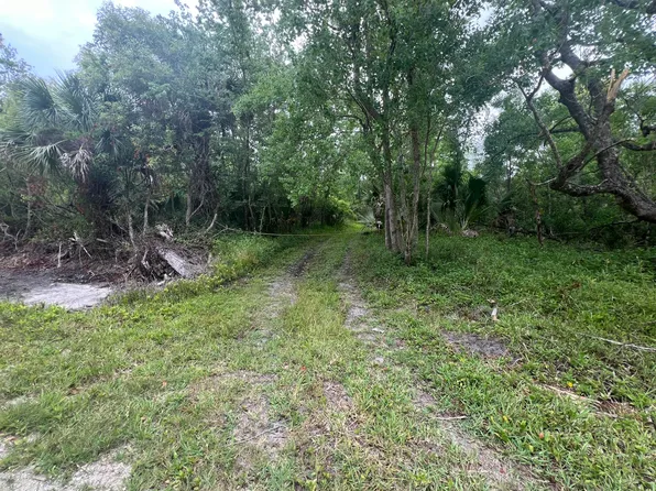 5660 Merritt St, Mims, FL 32754