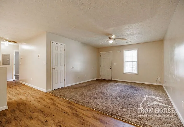 605 Baron Dr #B — Photo 2