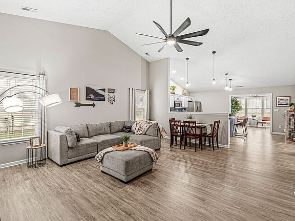 3rd image of 4108 Cheltonham Ct