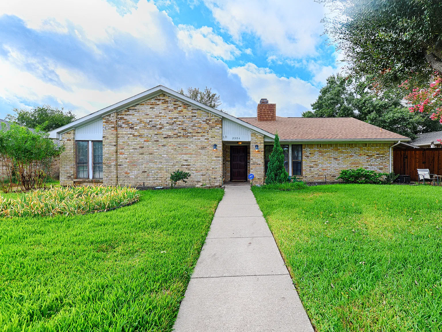 4 bed, 2334 sqft, $2,800 — Photo 3