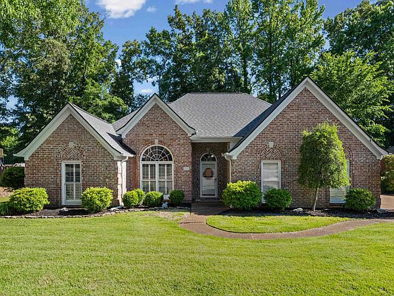 2nd image of 8217 Thorne Dr
