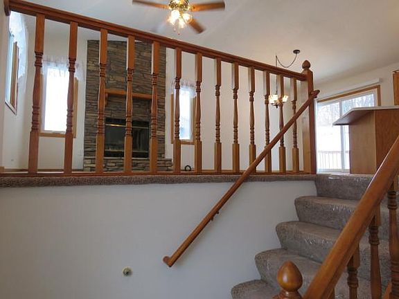 2nd image of 8705 Woodlawn Dr