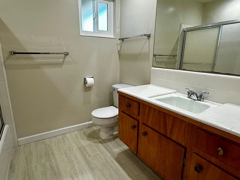 Charming 3 Bedroom, 2 Bath Duplex in Mountain View near Sylvan Park — Photo 10