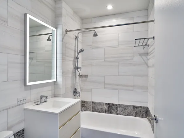 1 Columbus Place image 10 of 29