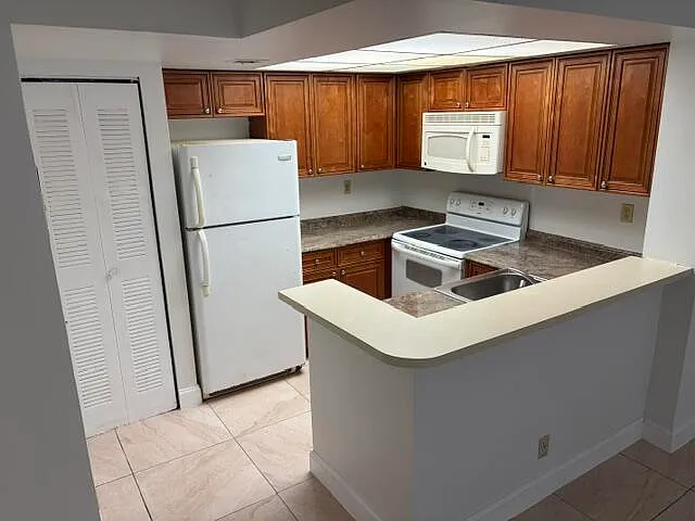 1 bed, 1.0 bath, 527 sqft, $1,600 — Photo 2
