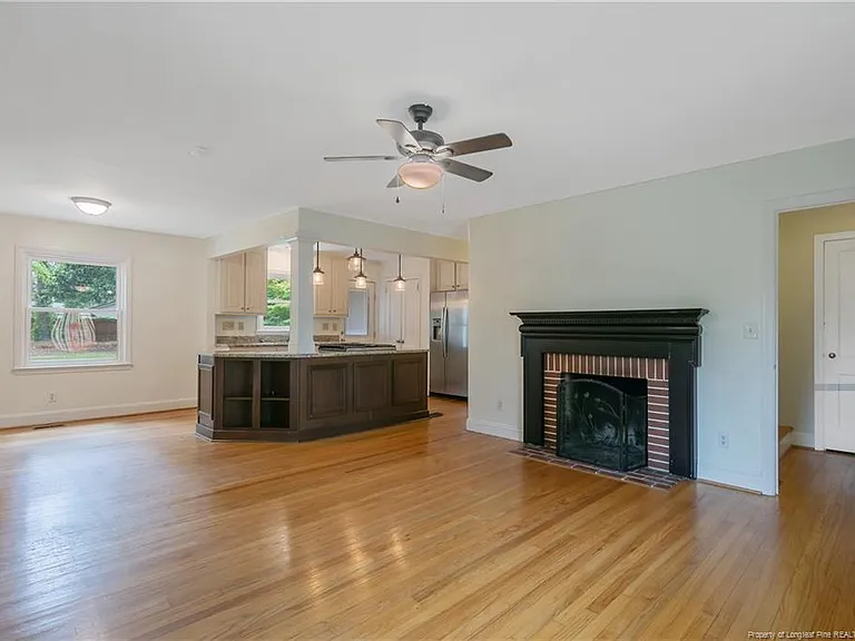 415 Vista Dr — Photo 4