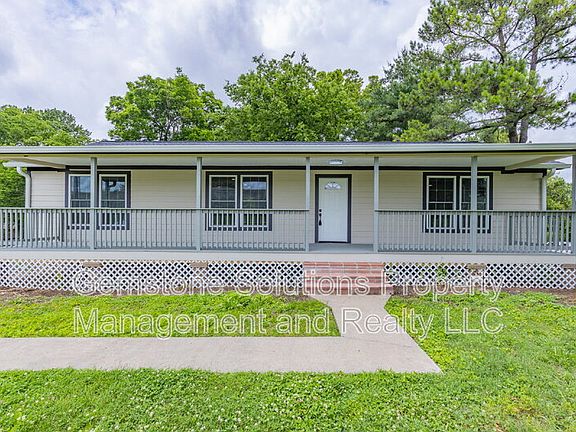 2nd image of 919 Oak Meadow Dr #A