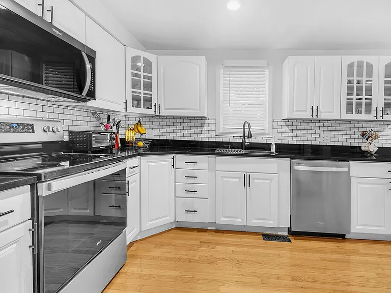 7113 Latour Ct — Photo 10