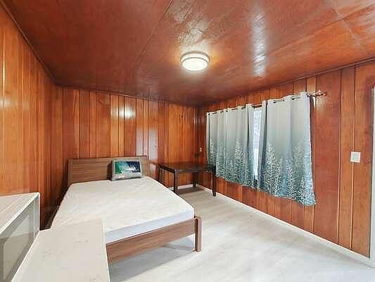 3rd image of 852 Lakeview Ave APT 4
