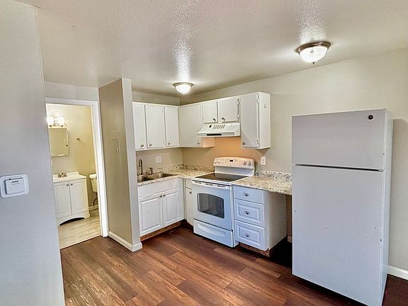 4th image of 7121 Utica St APT 3
