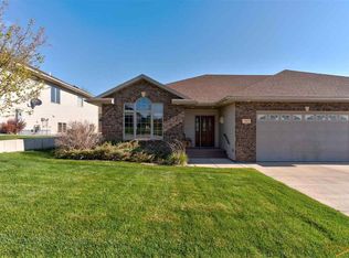 202 Enchanted Pines Dr, Rapid City, SD 57701