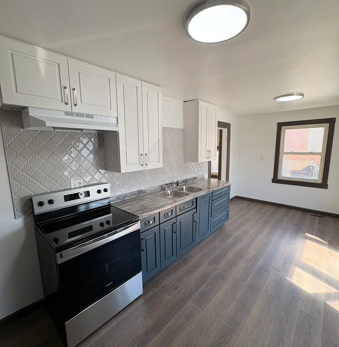 253 West Morrison Street - 1 — Photo 3