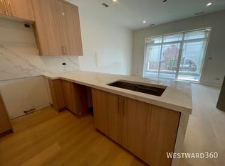 2040 W Washington Blvd #3, Chicago, IL 60612