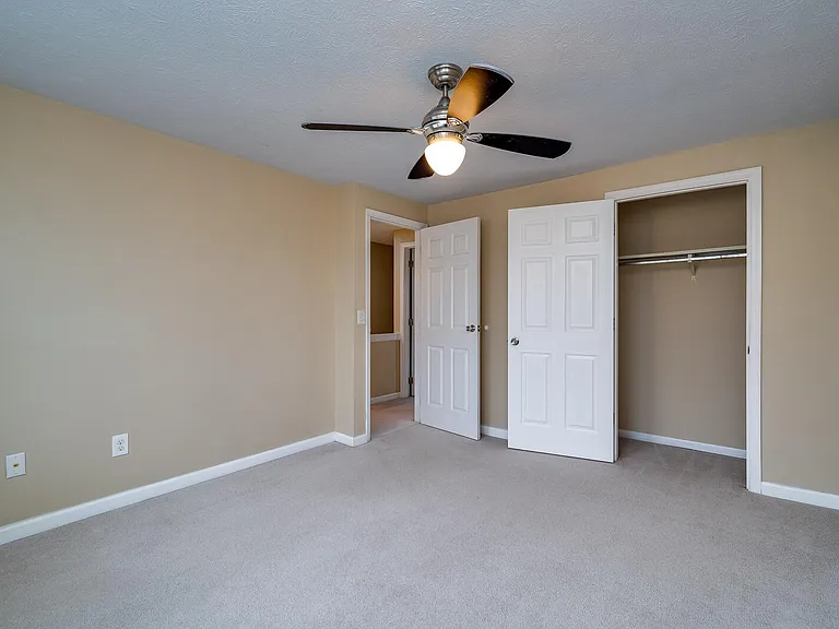 6978 Fallen Oaks Dr — Photo 22