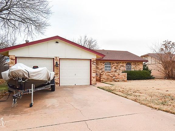 3rd image of 4941 Oaklawn Ct