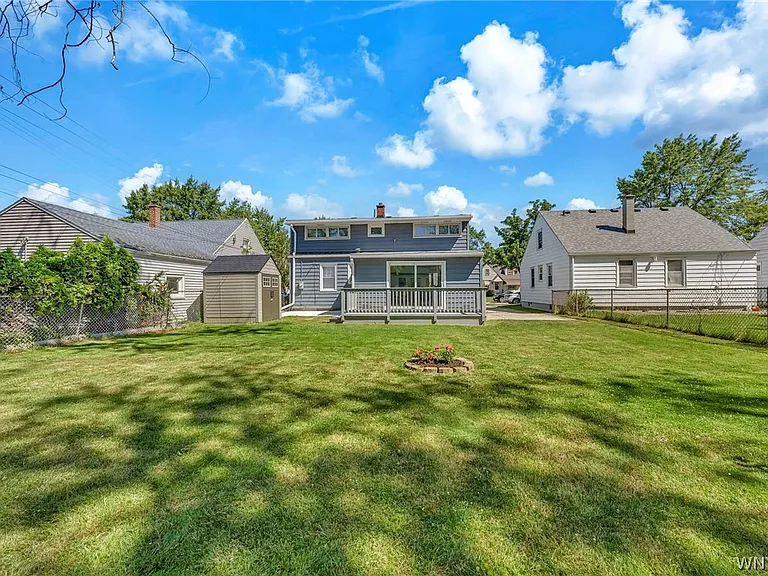 206 Wrexham Ct N — Photo 44