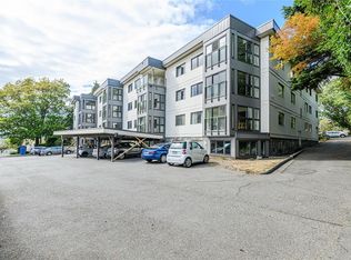 1875 Lansdowne Rd #201, Saanich, BC V8P1A9