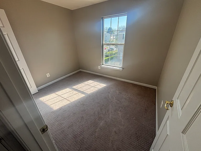 2353 Walnut Bottom Rd — Photo 10