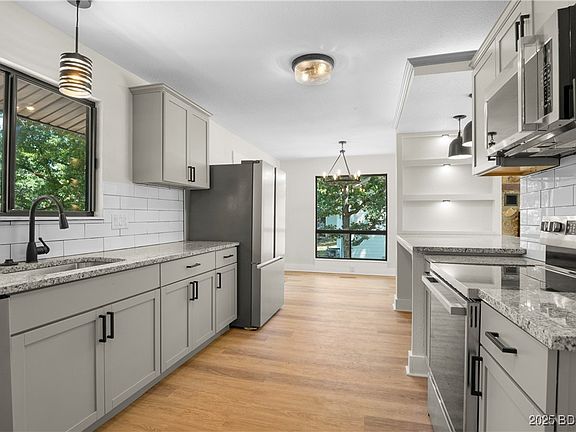3rd image of 117 Rosewood Ln