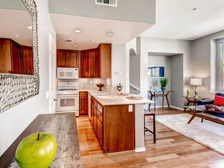 411 Almond Rd — Photo 10