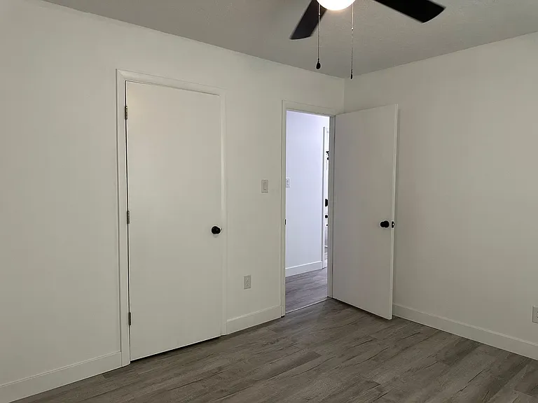 975 Lisa Ave — Photo 18