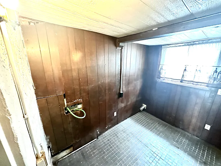 7505 Acapulco Ave — Photo 10