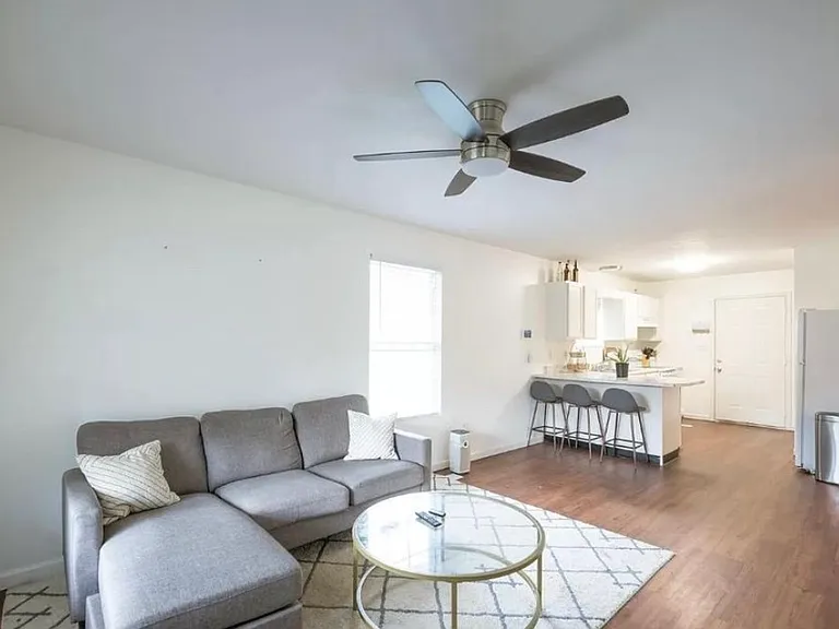 2809 Brooks Ave — Photo 4