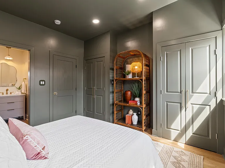 1031 Mercy St — Photo 21