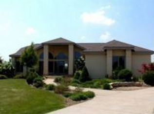 19400 Sage Ln, Fenton, MI 48430