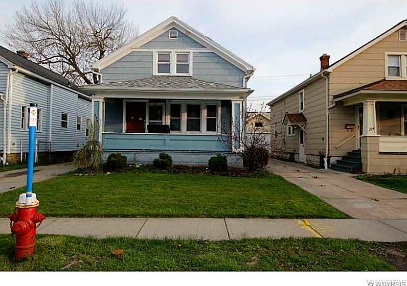 1st image of 290 W Hazeltine Ave