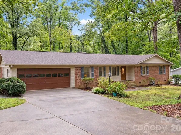 2604 Shearer Dr, Statesville, NC 28625