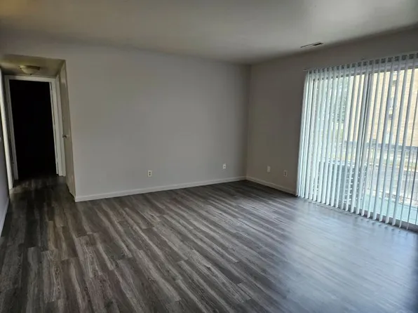 1592 Woodman Dr APT 17, Dayton, OH 45432